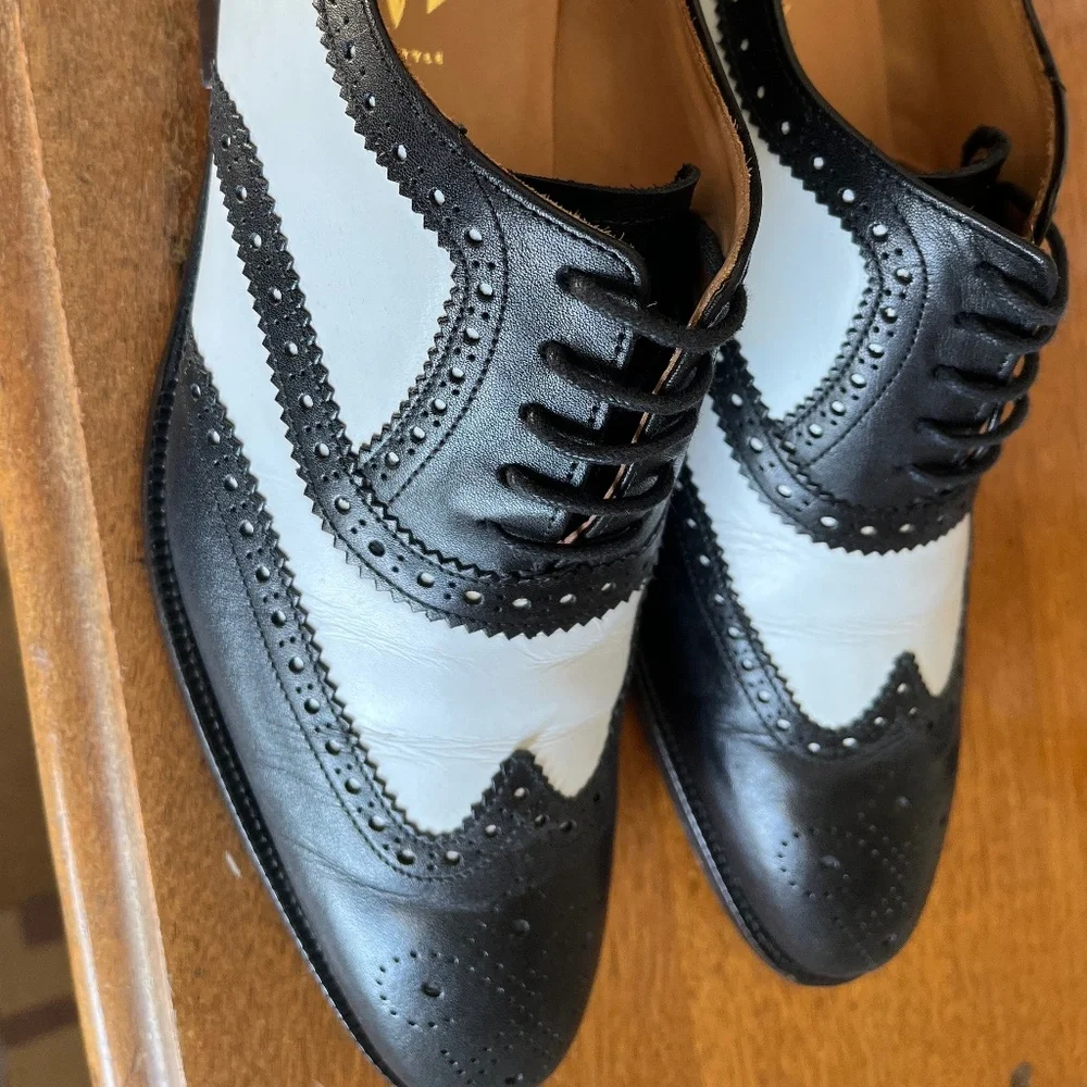 Black & White spectators size 9 1/2